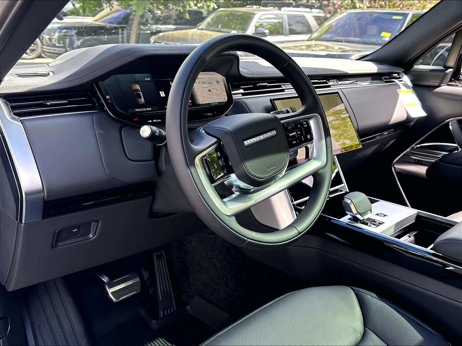 New 2026 Land Rover Range Rover Long Wheelbase SE AWD/4WD image 8