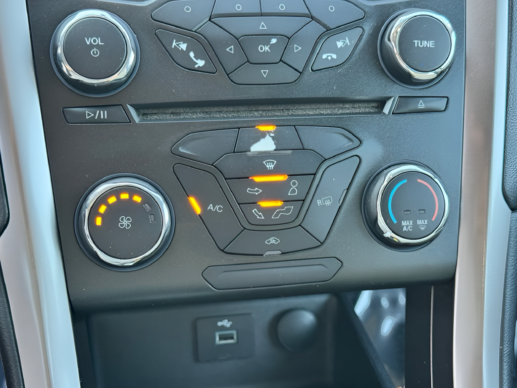 Used 2017 Ford Fusion S FWD image 19