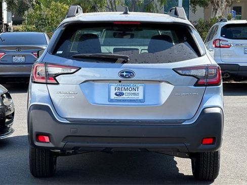 Used 2025 Subaru Outback Premium image 5
