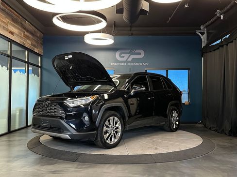 Used 2019 Toyota RAV4 Limited w/ Advanced Technology Package AWD/4WD image 24