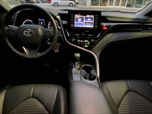 Used 2023 Toyota Camry SE image 14