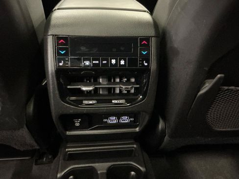 Used 2021 Jeep Grand Cherokee L Overland w/ Luxury Tech Group IV AWD/4WD image 29