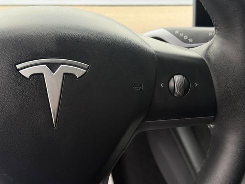 Used 2022 Tesla Model 3 Long Range AWD/4WD image 18