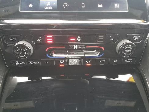 Used 2024 Jeep Grand Cherokee Laredo X w/ Luxury Tech Group I image 21