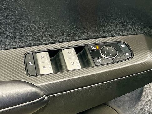 Used 2022 Mitsubishi Outlander SE image 16