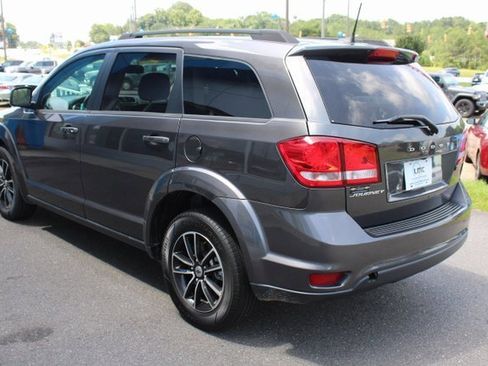 Used 2019 Dodge Journey SE w/ Connectivity Group image 4