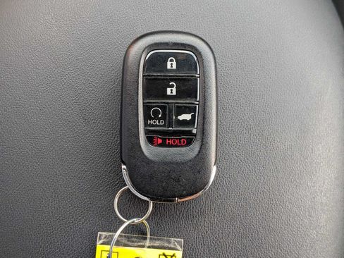 Certified 2025 Honda HR-V Sport image 33
