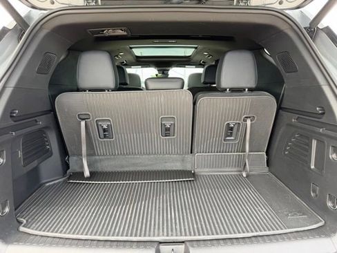 Used 2026 Chevrolet Traverse LT w/ Sun and Wheel Package FWD image 12