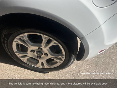 Used 2015 Ford Fiesta SE FWD image 13