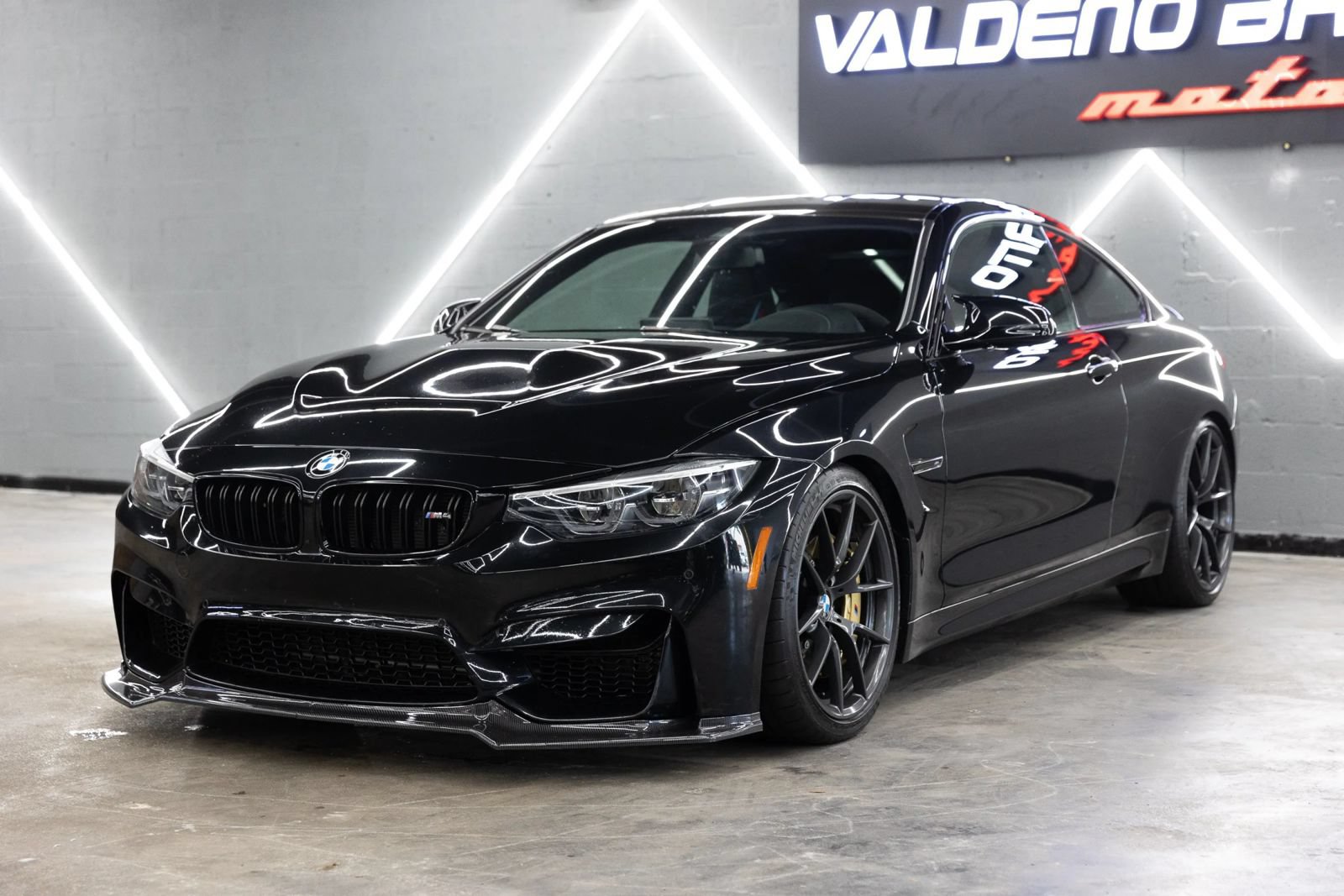 Used 2019 BMW M4 CS w/ Executive Package RWD image 9