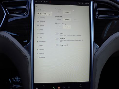 Used 2015 Tesla Model S 70D image 34