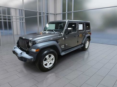 Used 2018 Jeep Wrangler Unlimited Sport S AWD/4WD image 4