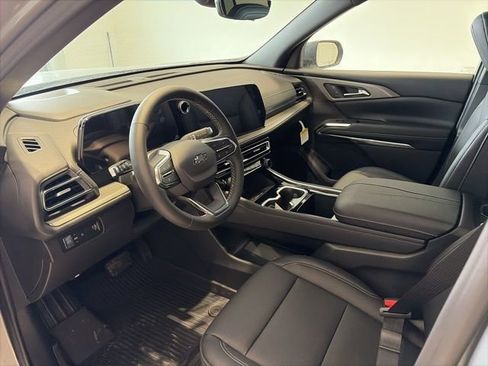 New 2026 Chevrolet Traverse LT w/ Midnight/Sport Edition image 8