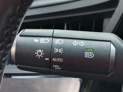 Used 2023 Lexus ES 350 w/ Premium Package FWD image 9