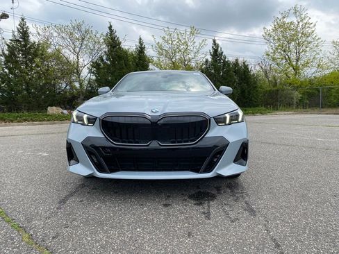 New 2027 BMW 530i xDrive w/ M Sport Package AWD/4WD image 2
