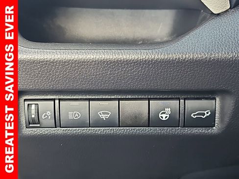 Used 2022 Toyota RAV4 XLE image 27