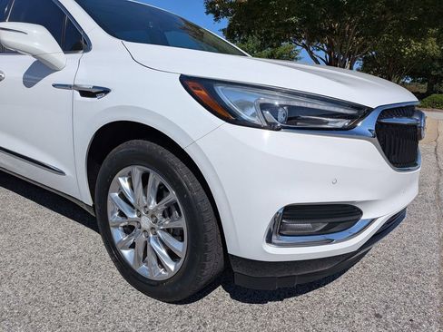 Used 2025 Buick Enclave Preferred FWD image 10