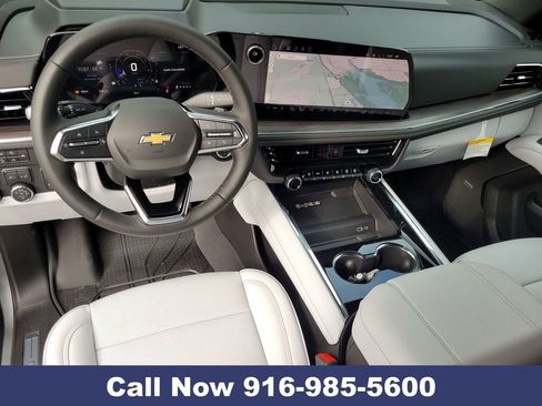 New 2026 Chevrolet Suburban Premier image 25