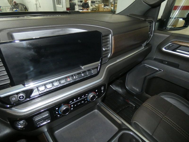 Used 2025 Chevrolet Silverado 2500 High Country w/ Midnight Edition AWD/4WD image 11