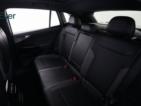 Used 2024 Volkswagen ID.4 S image 10