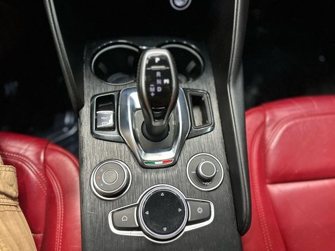 Used 2020 Alfa Romeo Giulia Sport RWD w/ Quick Order Package 22K Sport image 20