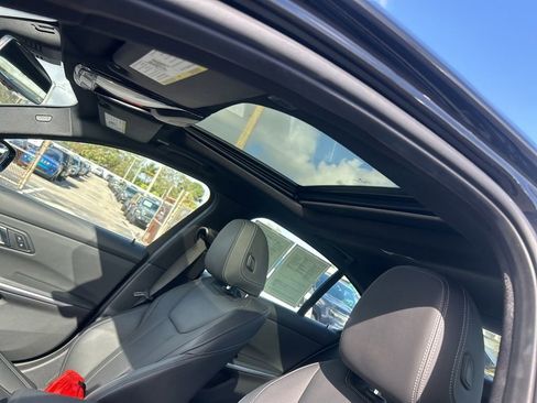 Used 2024 BMW 330i Sedan image 10