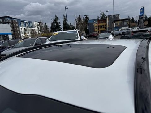 Certified 2023 Kia Niro EX Touring image 13