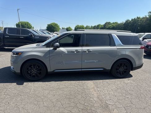 Used 2024 Kia Carnival SX FWD image 4