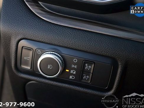 Used 2022 Ford Explorer Limited w/ Equipment Group 301A image 27