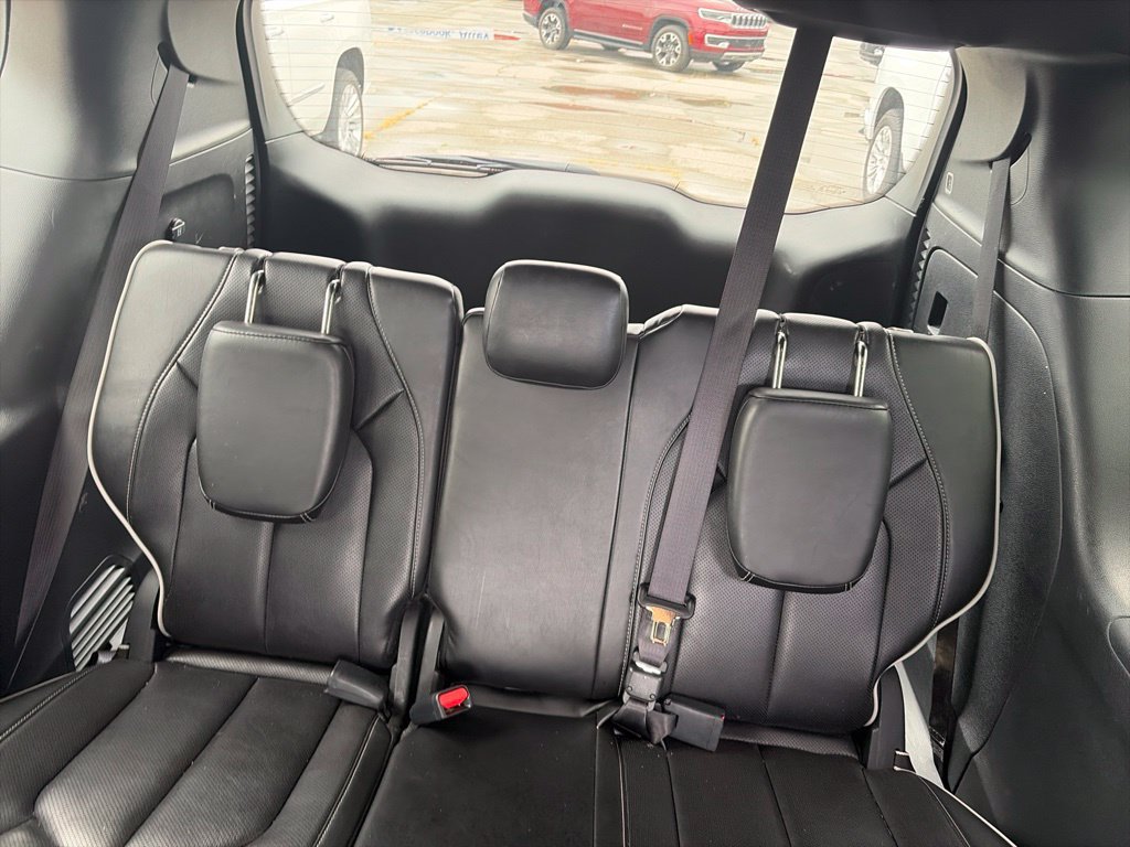 Used 2025 Chrysler Pacifica Limited FWD image 12