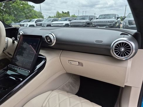 Used 2022 Mercedes-Benz SL 63 AMG 4MATIC image 35