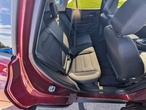 Used 2024 Chevrolet Trax LT w/ Driver Confidence Package FWD image 6