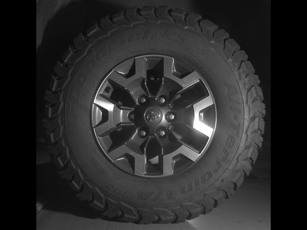 Used 2022 Toyota Tacoma TRD Off-Road w/ TRD Premium Off Road Package AWD/4WD image 11