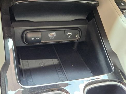 Used 2025 Kia Telluride S FWD image 31