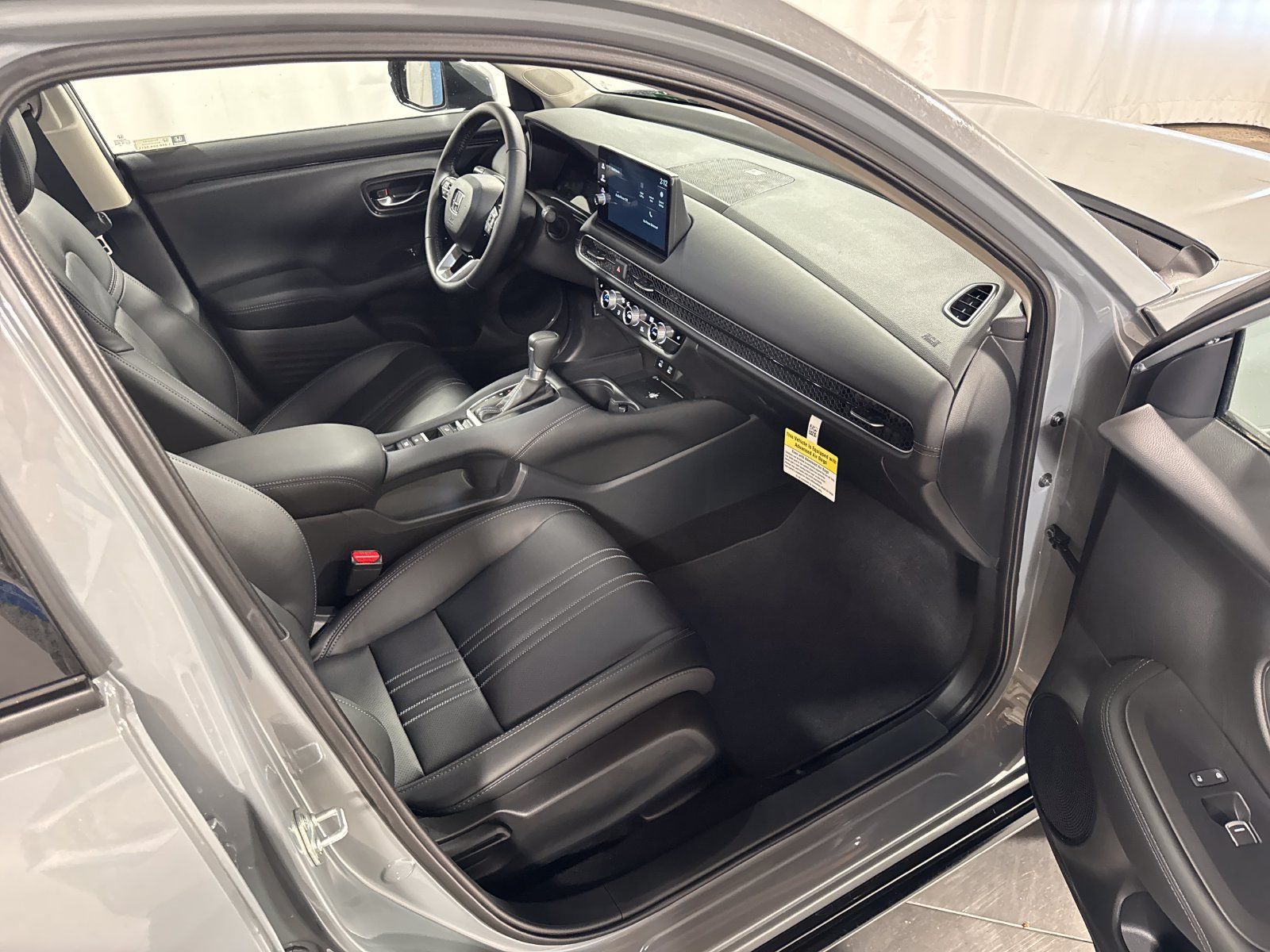 Used 2027 Honda HR-V EX-L image 20