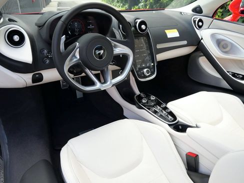 Used 2023 McLaren GT RWD image 8