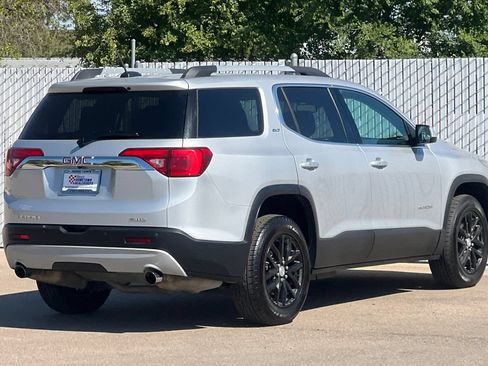 Used 2019 GMC Acadia SLT AWD/4WD image 4