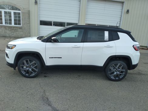 New 2026 Jeep Compass Limited image 8