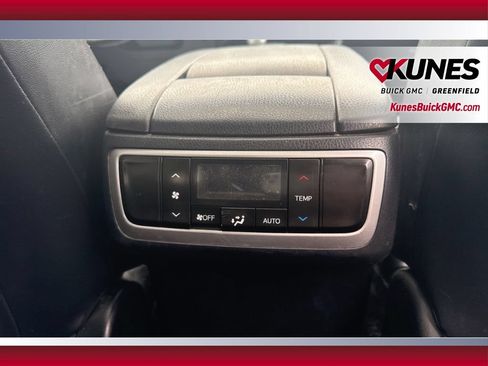 Used 2014 Toyota Highlander XLE AWD/4WD image 38