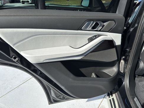 Used 2025 BMW X5 xDrive40i w/ Premium Package image 15