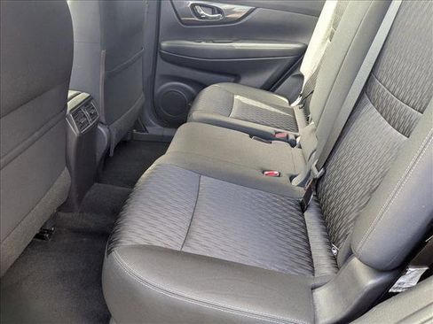 Used 2018 Nissan Rogue S image 17