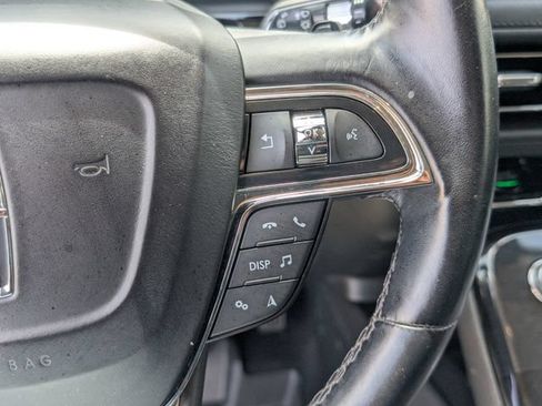 Used 2023 Lincoln Nautilus Reserve w/ Luxury Package AWD/4WD image 18