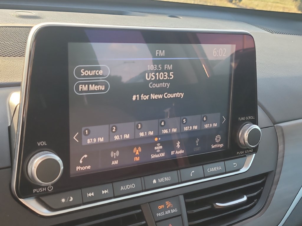 Used 2025 Nissan Altima 2.5 SV FWD image 23