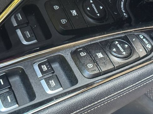 Used 2017 Kia Niro Touring FWD image 13