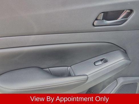 Used 2025 Nissan Altima 2.5 SV FWD image 25