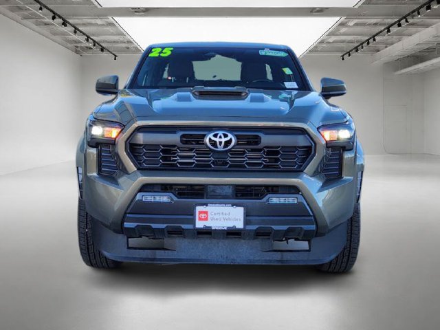 Used 2025 Toyota Tacoma TRD Sport AWD/4WD image 9