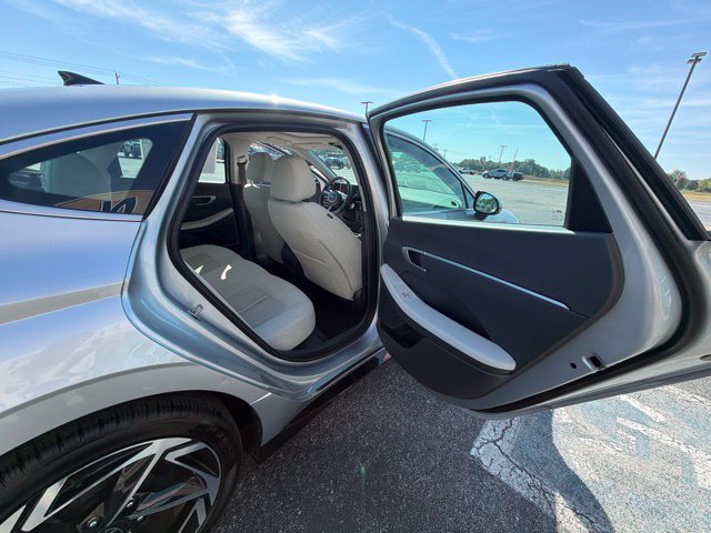 Used 2024 Hyundai Sonata SEL w/ Convenience Package FWD image 16