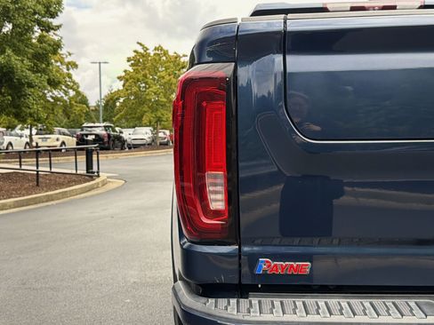 Used 2022 GMC Sierra 2500 AT4 w/ AT4 Premium Plus Package AWD/4WD image 45