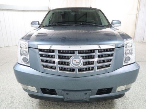 Used 2009 Cadillac Escalade AWD image 7