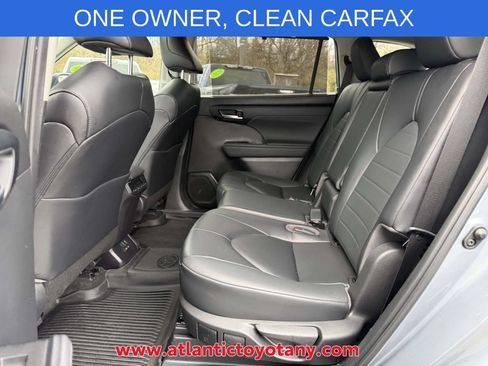 Used 2023 Toyota Highlander XLE AWD/4WD image 14